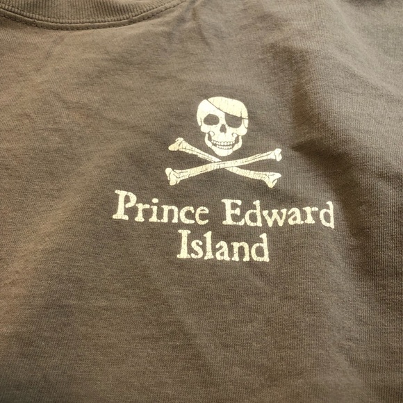 Prince Edward Island T-shirt  “ Pirate Obituaries” Large - Picture 6 of 11